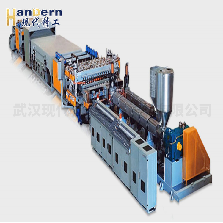 中空板生產(chǎn)線(xiàn)的單擠和共擠有什么區(qū)別