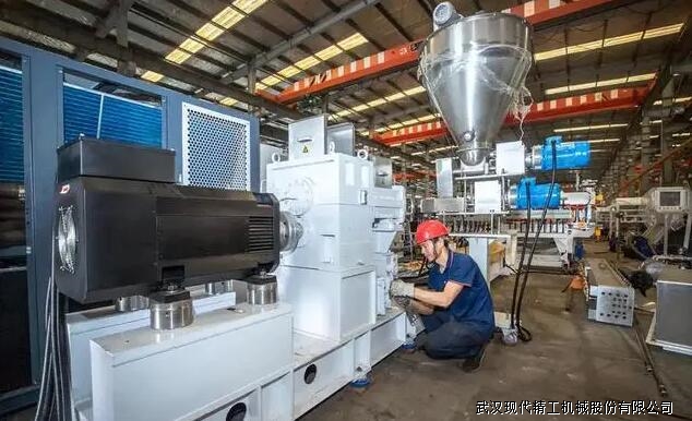 現(xiàn)代精工新中空板生產(chǎn)線(xiàn)出廠(chǎng)檢驗(yàn)