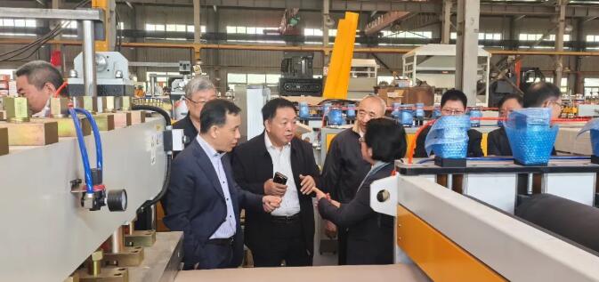 鑒定技術(shù)現(xiàn)場(chǎng)