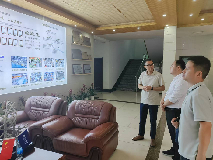 區(qū)發(fā)改局劉方局長一行領(lǐng)導(dǎo)蒞臨公司調(diào)研指導(dǎo) 1 區(qū)發(fā)改局劉方局長一行領(lǐng)導(dǎo)蒞臨公司調(diào)研指導(dǎo) 1