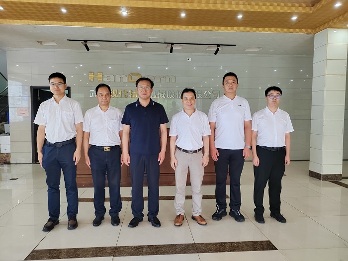 深化政企合作 共筑綠色新篇——荊門市東寶區(qū)領導蒞臨武漢現(xiàn)代精工洽談磷石膏產(chǎn)業(yè)項目