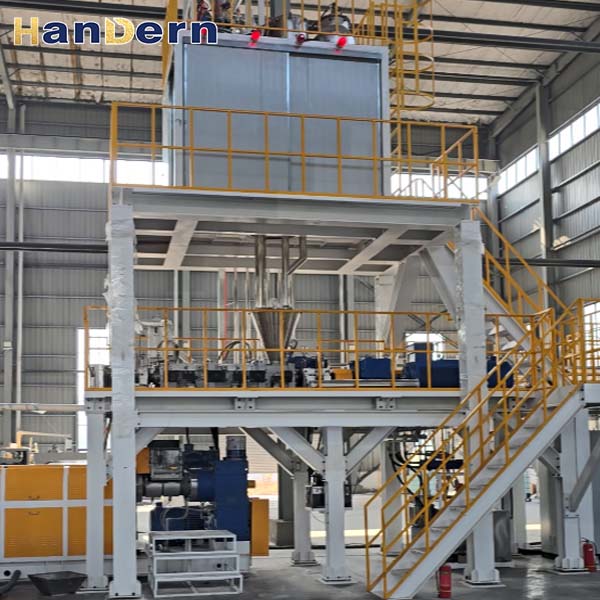 石頭紙連續(xù)密煉造粒機實物圖 2