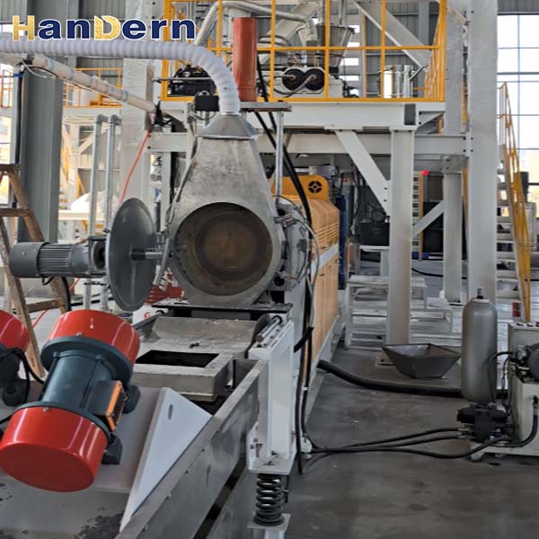 石頭紙連續(xù)密煉造粒機實物圖3