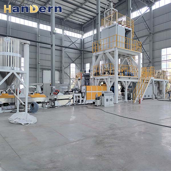 石頭紙連續(xù)密煉造粒機實物圖1